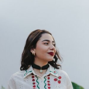 colar lenço camurça